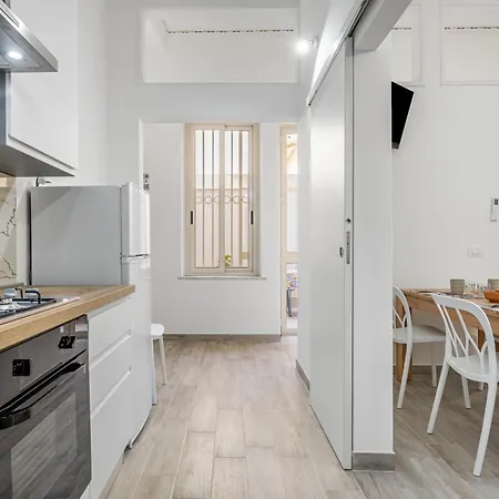Apartmán Guesthost - Bright Flat With Terrace In Giardini Naxos