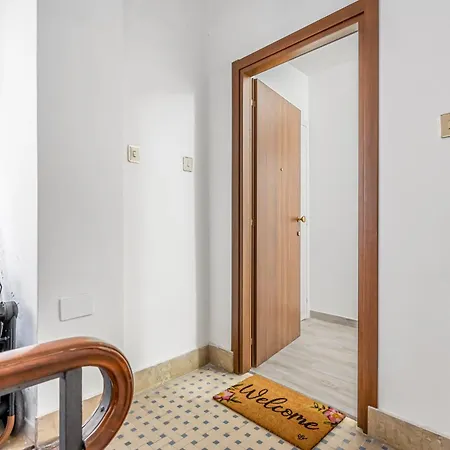 Apartmán Guesthost - Bright Flat With Terrace In *